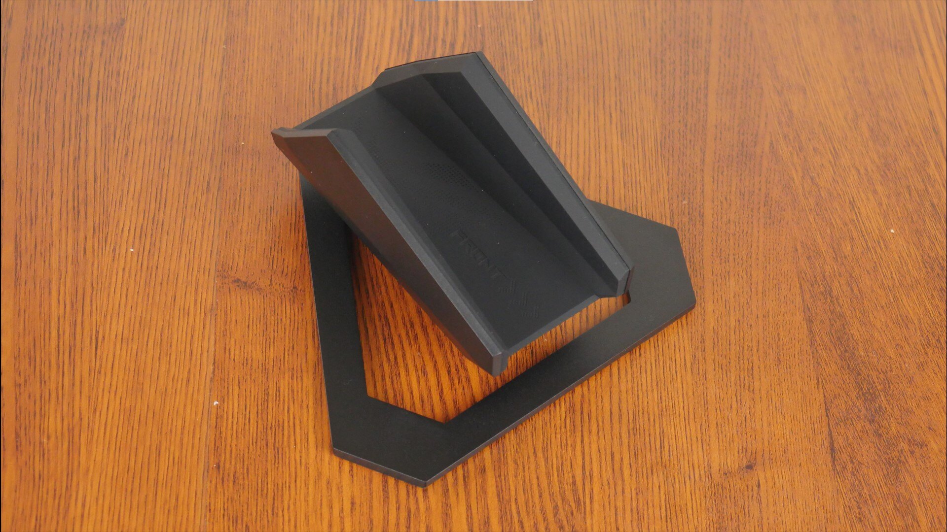 ROG NUC PC Stand (1)