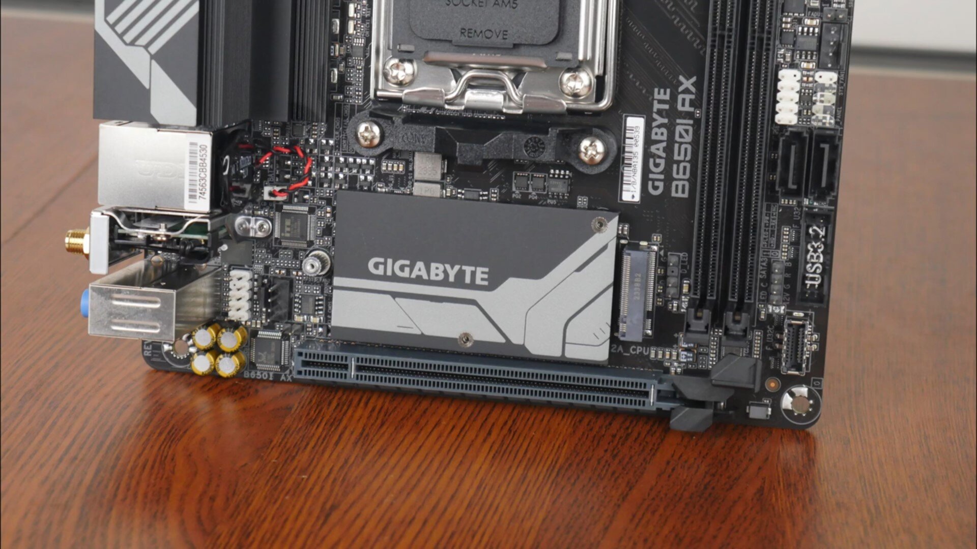 Gigabyte B650I AX Chipset Heatsink