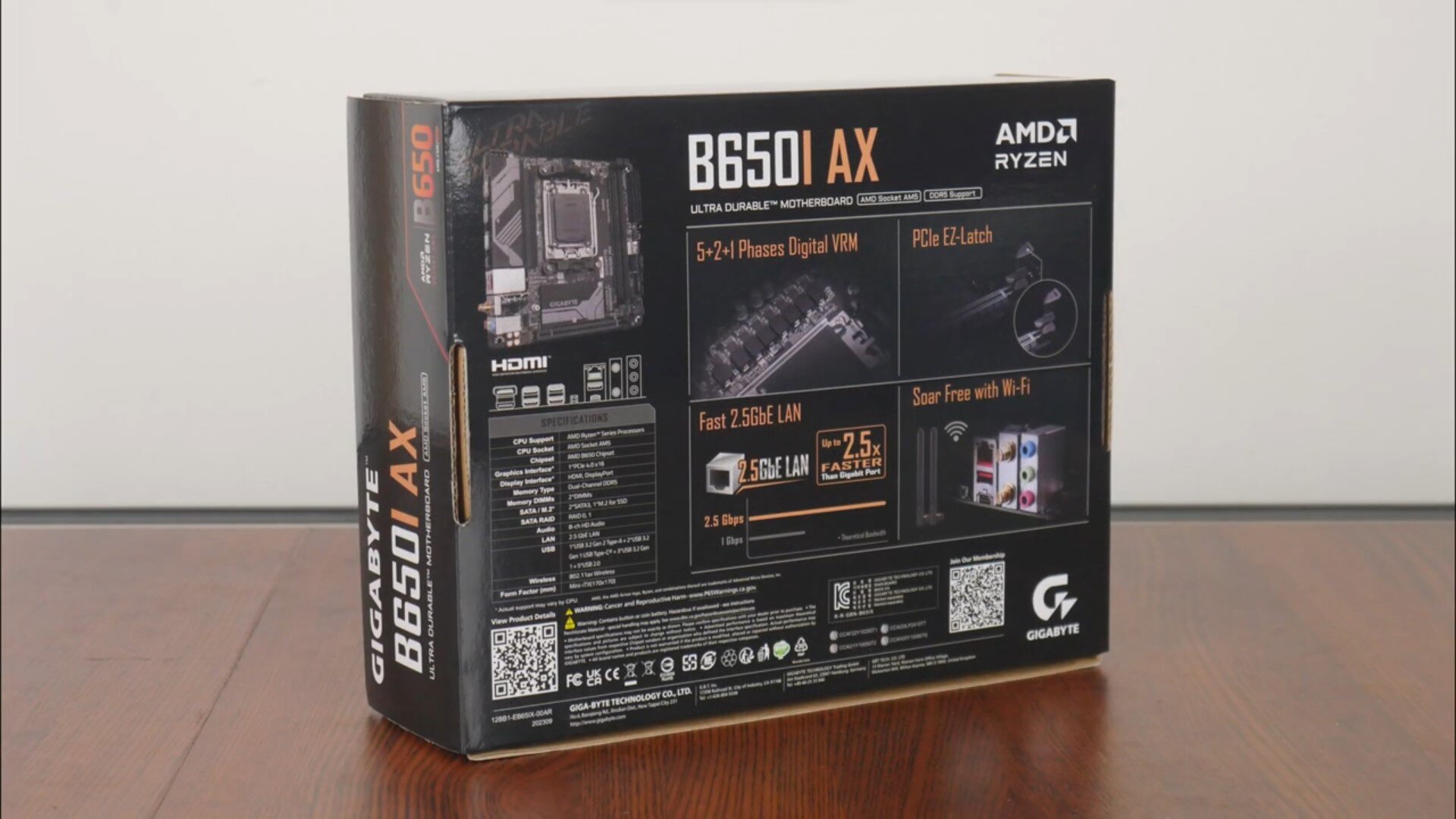 Gigabyte B650I AX Packaging (Rear)