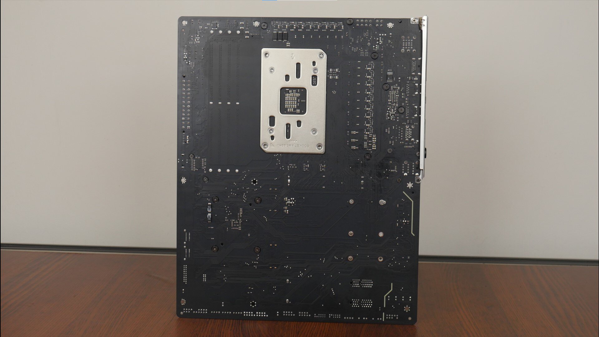 Gigabyte X870 EAGLE WIFI7 Aesthetics (Rear)