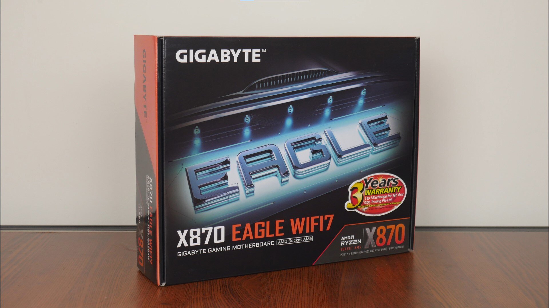 Gigabyte X870 EAGLE WIFI7 Box (Front)