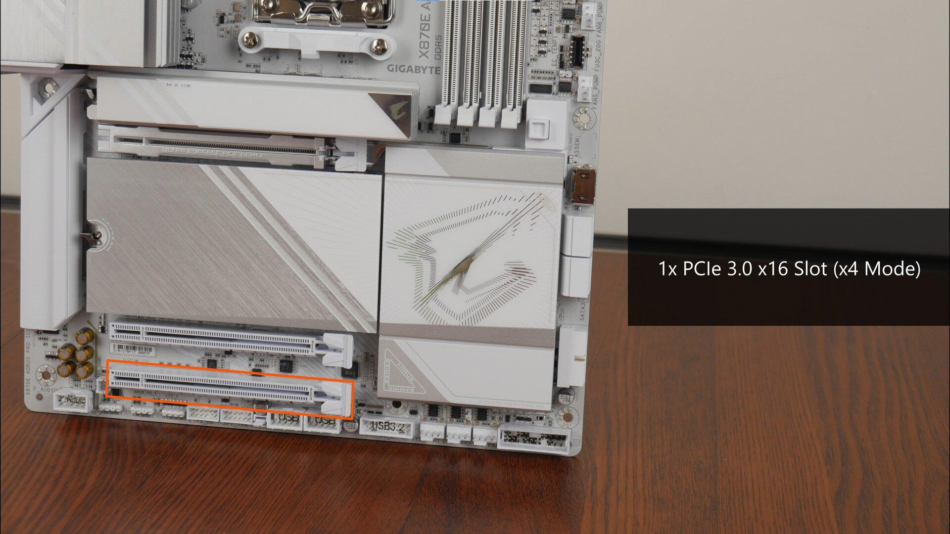 Gigabyte X870E AORUS PRO ICE PCIe 3.0 x16 Slot