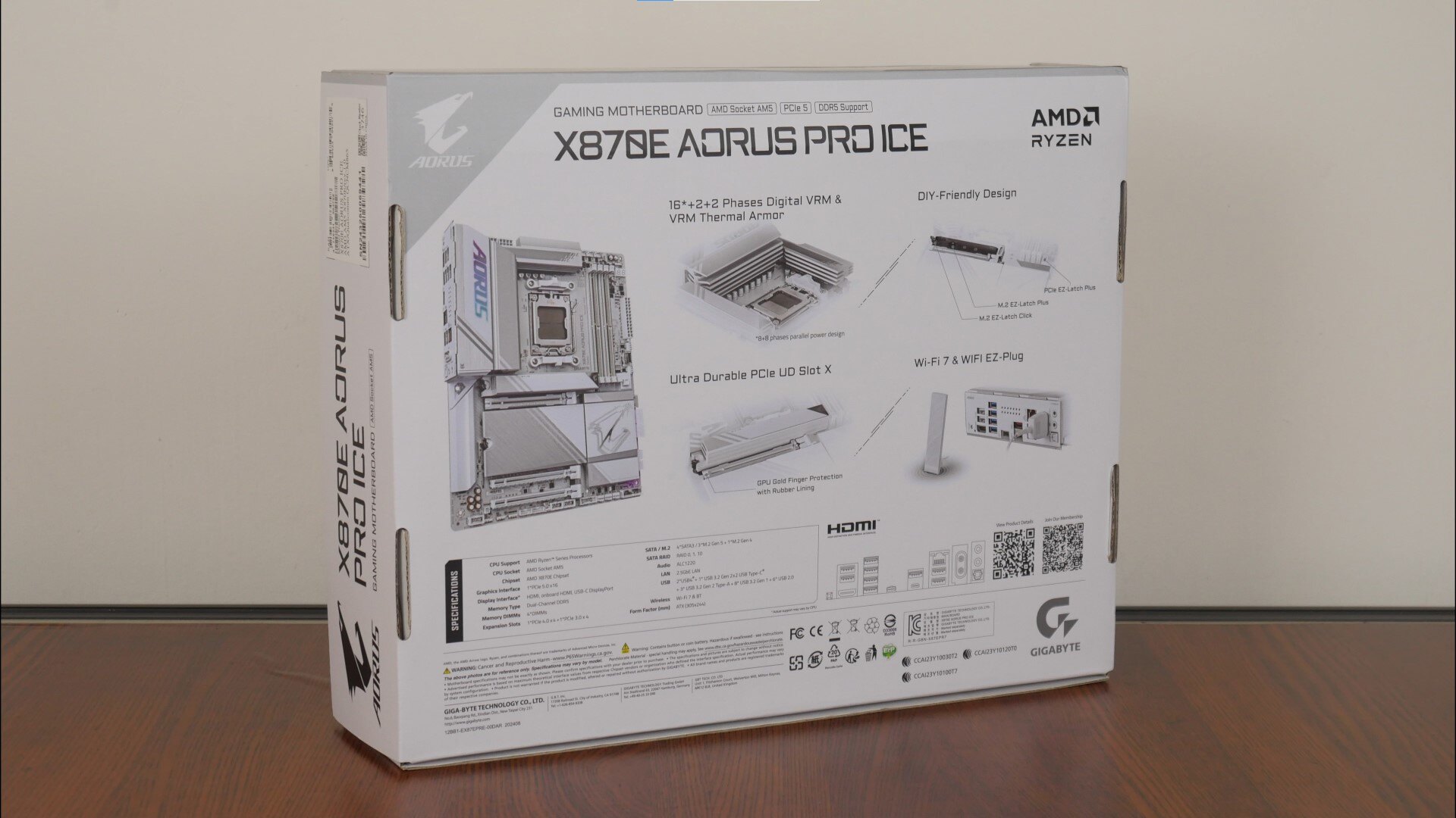 Gigabyte X870E AORUS PRO ICE Packaging (Rear)