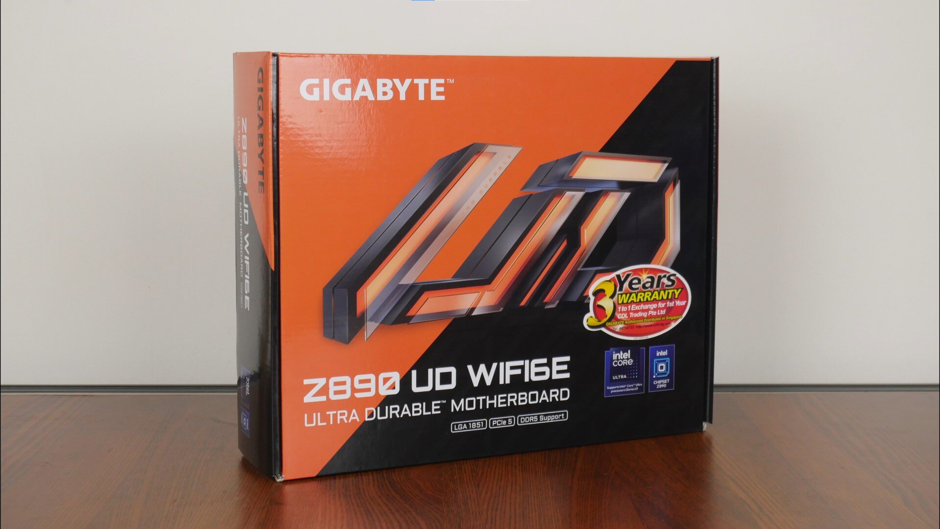 Gigabyte Z890 UD WIFI6E Packaging (Front)