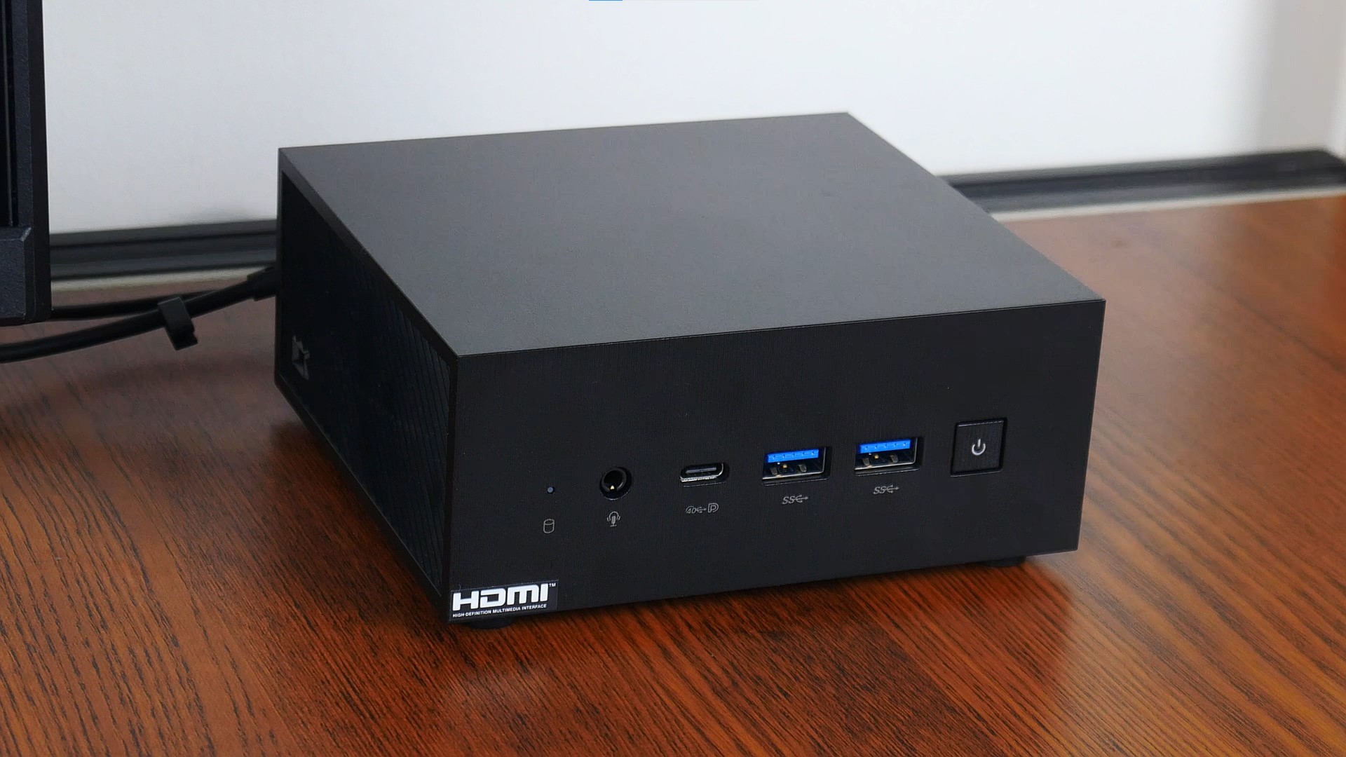 Geekom AS 6 tested: The ultimate mini PC for professionals and gamers with  Ryzen 9 6900HX and Radeon 680M : r/MiniPCs
